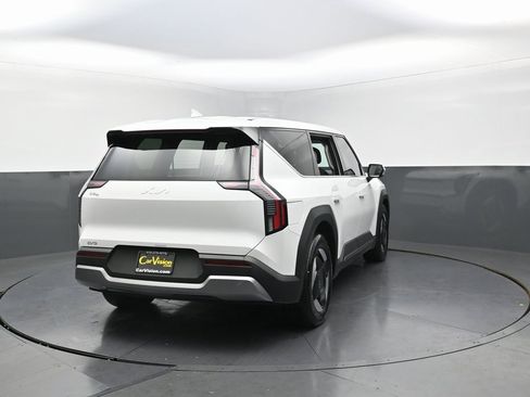 Used 2024 Kia EV9 Light Long Range image 10