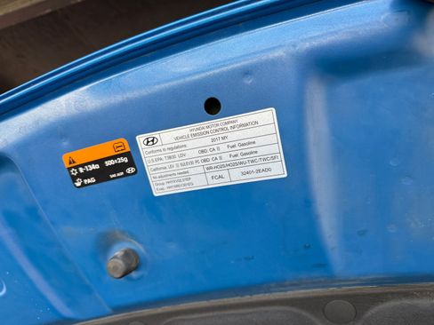 Used 2017 Hyundai Elantra SE FWD image 14