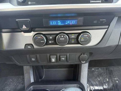 Used 2022 Toyota Tacoma SR5 RWD image 29