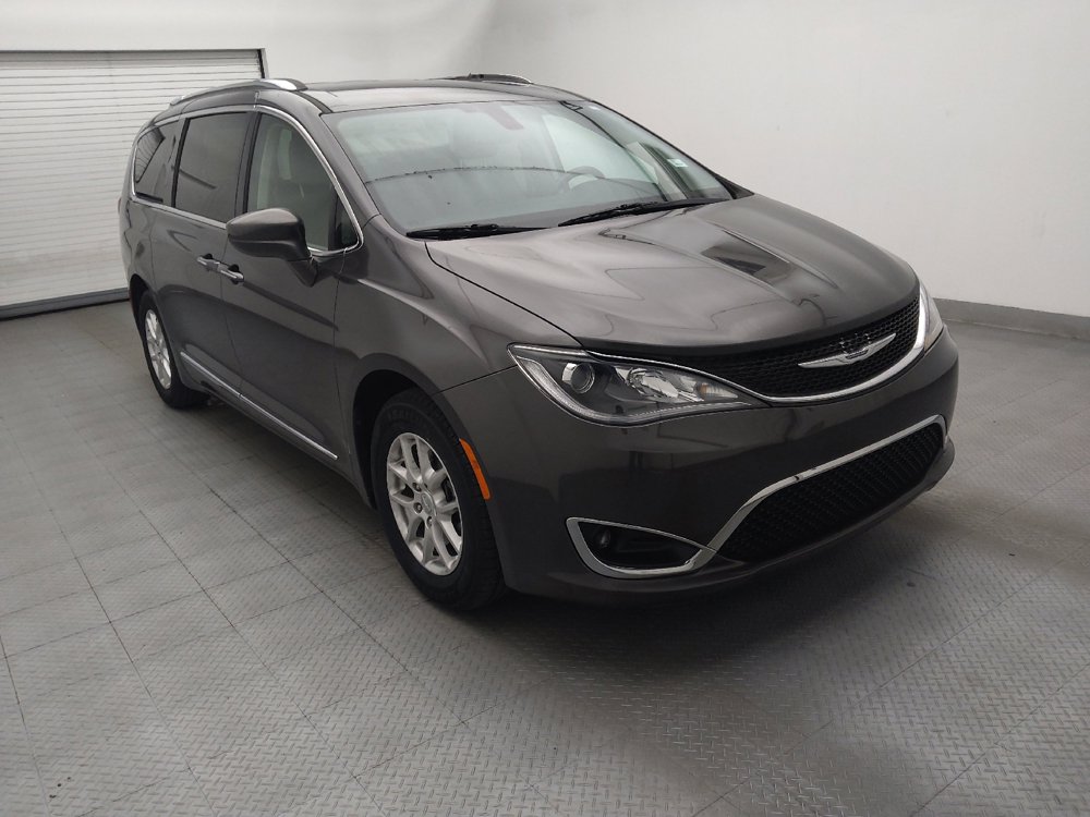Used 2020 Chrysler Pacifica Touring-L FWD image 13