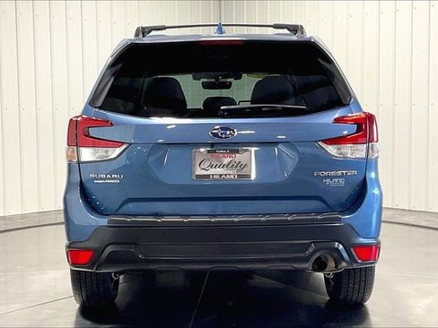 Used 2021 Subaru Forester Premium image 3