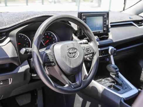 Used 2022 Toyota RAV4 XLE FWD image 20
