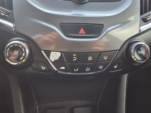 Used 2018 Chevrolet Cruze LT w/ Convenience Package image 15