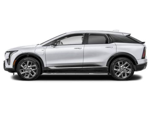 Used 2025 Cadillac Optiq Luxury 2 w/ LPO, Floor Liner Package AWD/4WD image 3