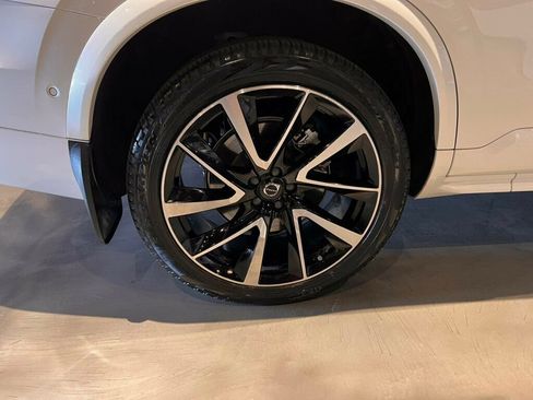 Used 2023 Volvo XC90 T8 Ultimate image 13