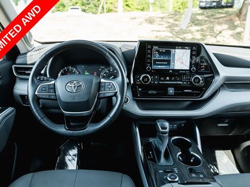 Used 2022 Toyota Highlander Limited AWD/4WD image 13