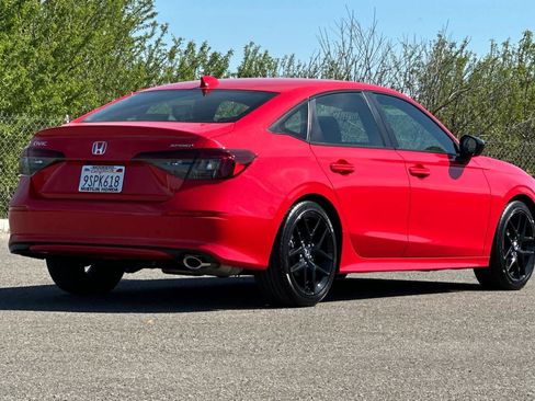 Certified 2025 Honda Civic Sport image 3