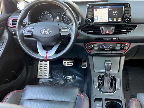 Used 2018 Hyundai Elantra GT Sport w/ Sport Tech Package 04 FWD image 9