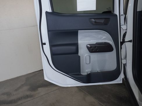 New 2025 Ford Maverick XLT image 38