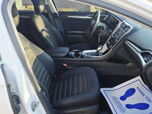 Used 2014 Ford Fusion SE FWD image 14