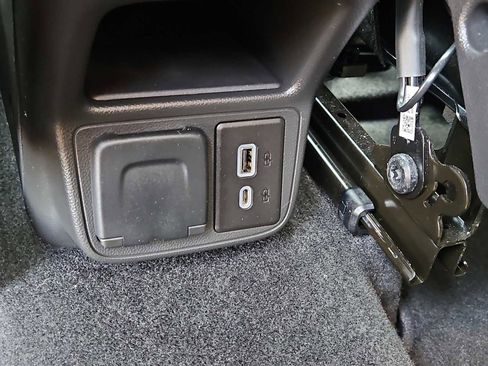 Used 2024 Chevrolet TrailBlazer LT w/ Convenience Package AWD/4WD image 21