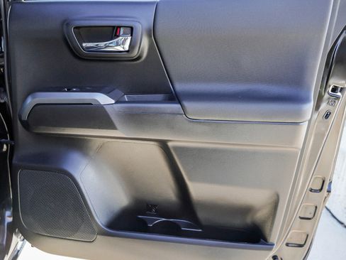 Used 2023 Toyota Tacoma TRD Sport image 28