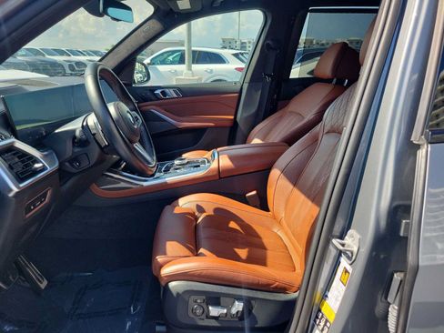 Used 2024 BMW X7 M60i w/ Executive Package AWD/4WD image 2