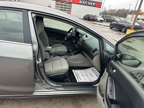Used 2016 Kia Forte EX image 10