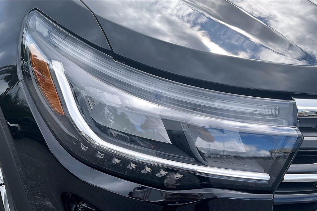 New 2026 Ford Explorer Active w/ Active Comfort Package RWD image 16