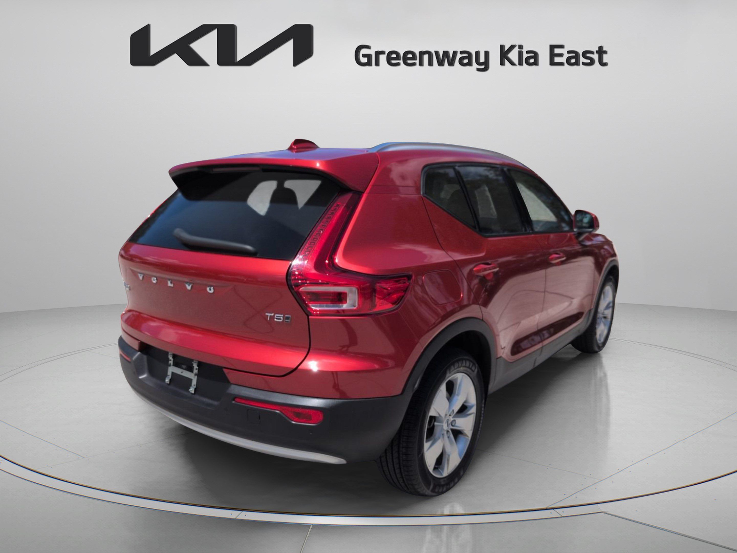 Used 2021 Volvo XC40 T5 Momentum AWD/4WD image 6