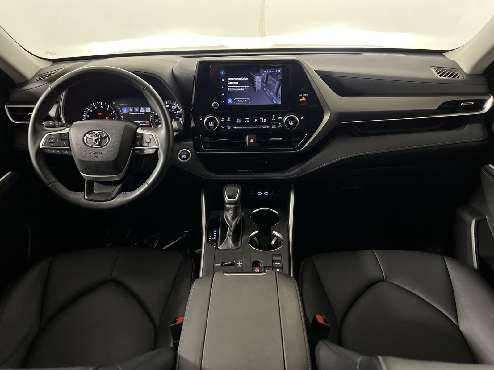 Used 2024 Toyota Highlander XLE FWD image 22