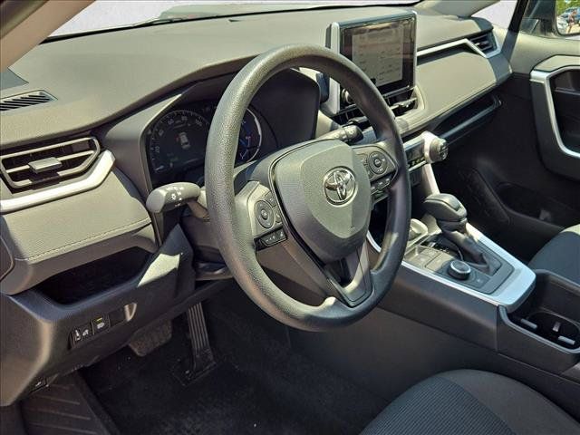 Used 2023 Toyota RAV4 LE AWD/4WD image 10