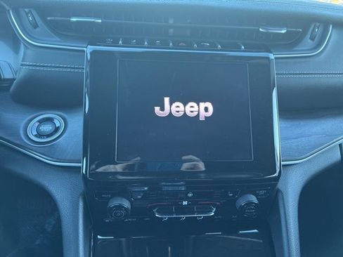 Used 2021 Jeep Grand Cherokee L Limited AWD/4WD image 17