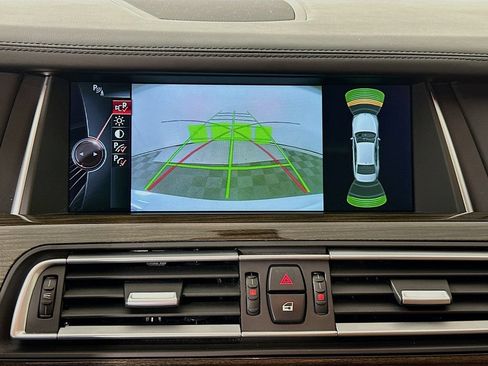 Used 2013 BMW 750Li RWD image 14
