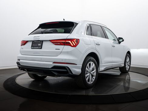 Certified 2025 Audi Q3 2.0T Premium Plus w/ Premium Plus Package image 4