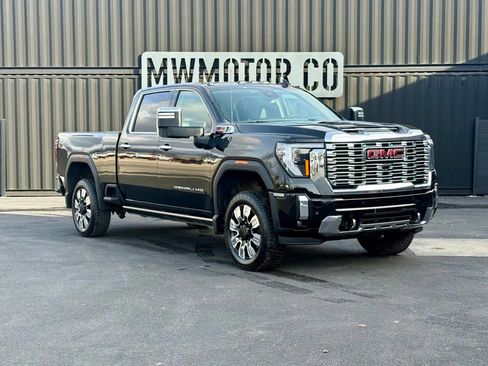Used 2024 GMC Sierra 3500 Denali w/ Denali Reserve Package AWD/4WD image 1