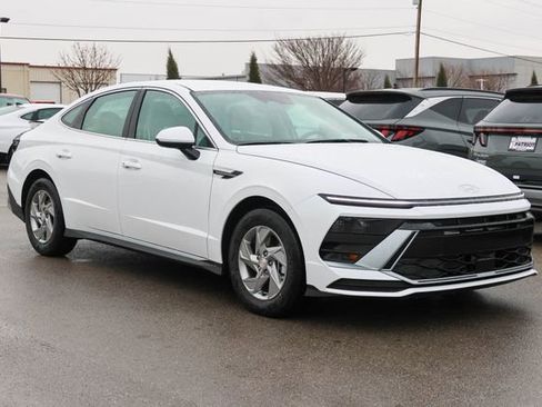 New 2026 Hyundai Sonata SE image 1
