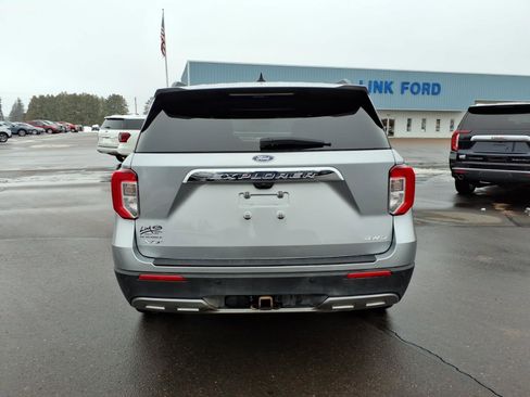 Used 2023 Ford Explorer XLT w/ Equipment Group 202A image 5