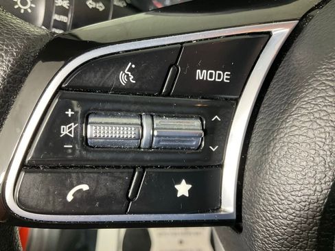 Used 2023 Kia Forte LXS image 17