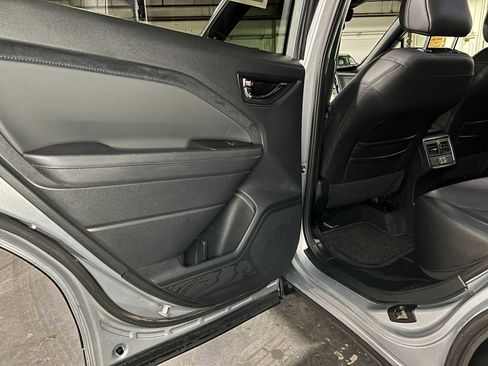 Used 2025 Subaru Forester Limited AWD/4WD image 17