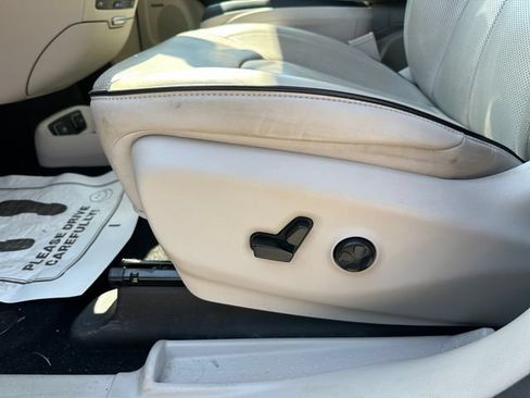 Used 2020 Chrysler Pacifica Limited w/ Advanced Safetytec Group FWD image 21