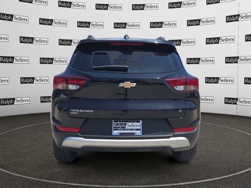 Used 2025 Chevrolet TrailBlazer LT AWD/4WD image 5