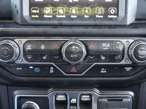 Used 2023 Jeep Wrangler Unlimited Sahara w/ Cold Weather Group AWD/4WD image 35