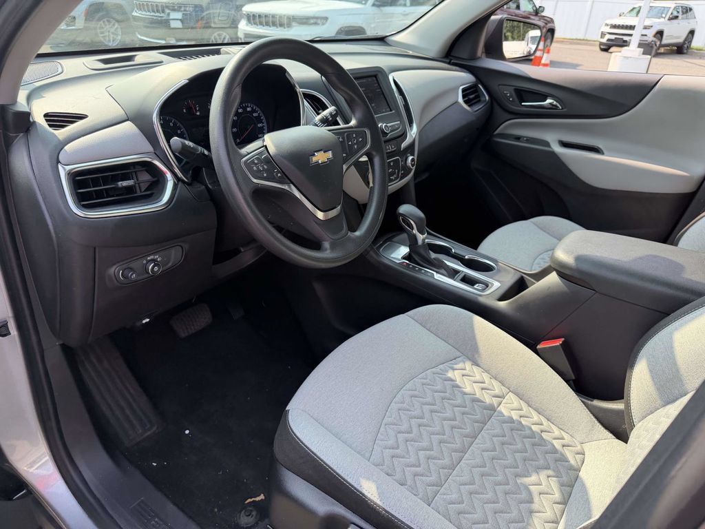 Used 2024 Chevrolet Equinox LS FWD image 17