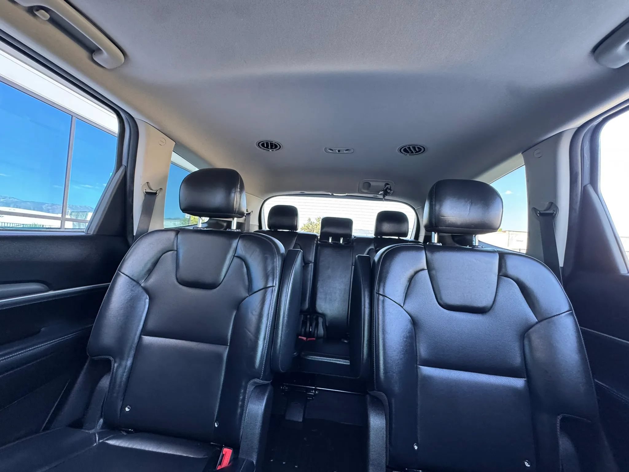 Used 2022 Kia Telluride S FWD image 4
