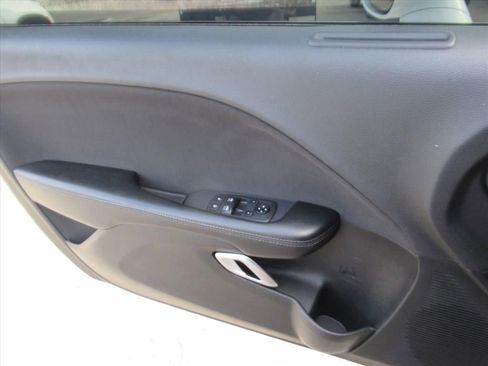 Used 2019 Dodge Challenger SXT image 23