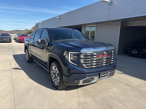 Used 2022 GMC Sierra 1500 Denali w/ Denali Reserve Package image 3