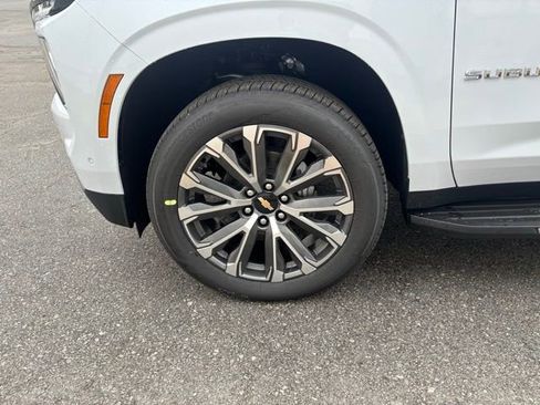 New 2026 Chevrolet Suburban High Country w/ Sun And Tow Package AWD/4WD image 10