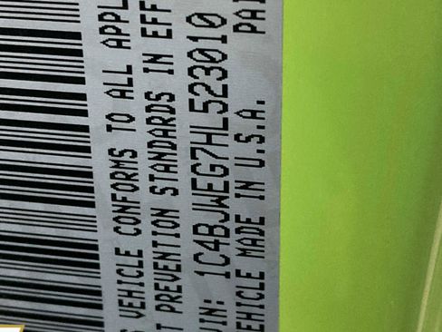 Used 2017 Jeep Wrangler Unlimited Sahara AWD/4WD image 12