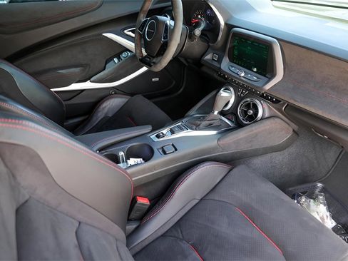 Used 2021 Chevrolet Camaro ZL1 image 24