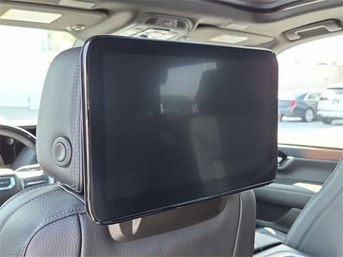 Used 2026 GMC Yukon Denali w/ Advanced Technology Package image 23