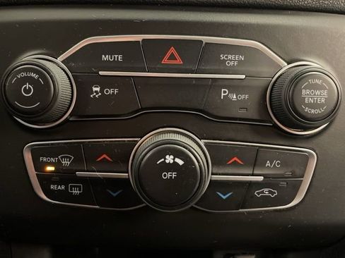 Used 2021 Dodge Charger SXT w/ Blacktop Package image 23