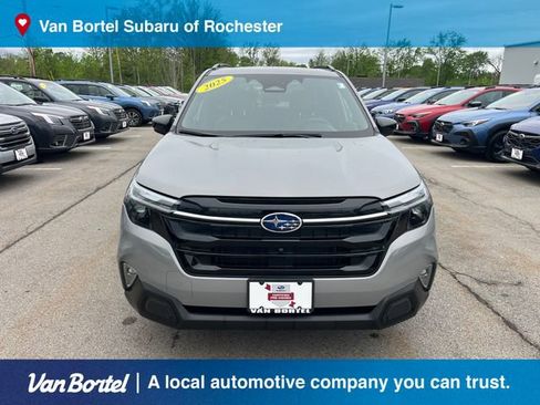 Certified 2025 Subaru Forester Touring AWD/4WD image 8