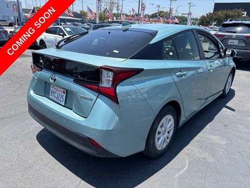 Used 2022 Toyota Prius LE FWD image 4