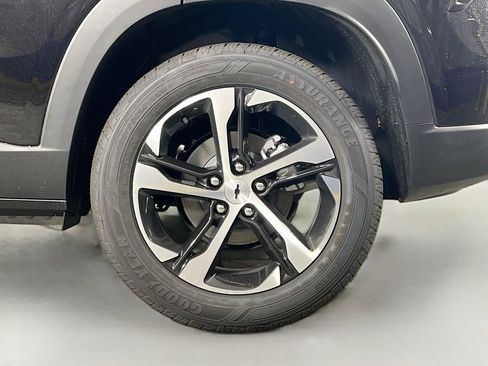 New 2026 Chevrolet Trax RS w/ Sunroof Package image 30