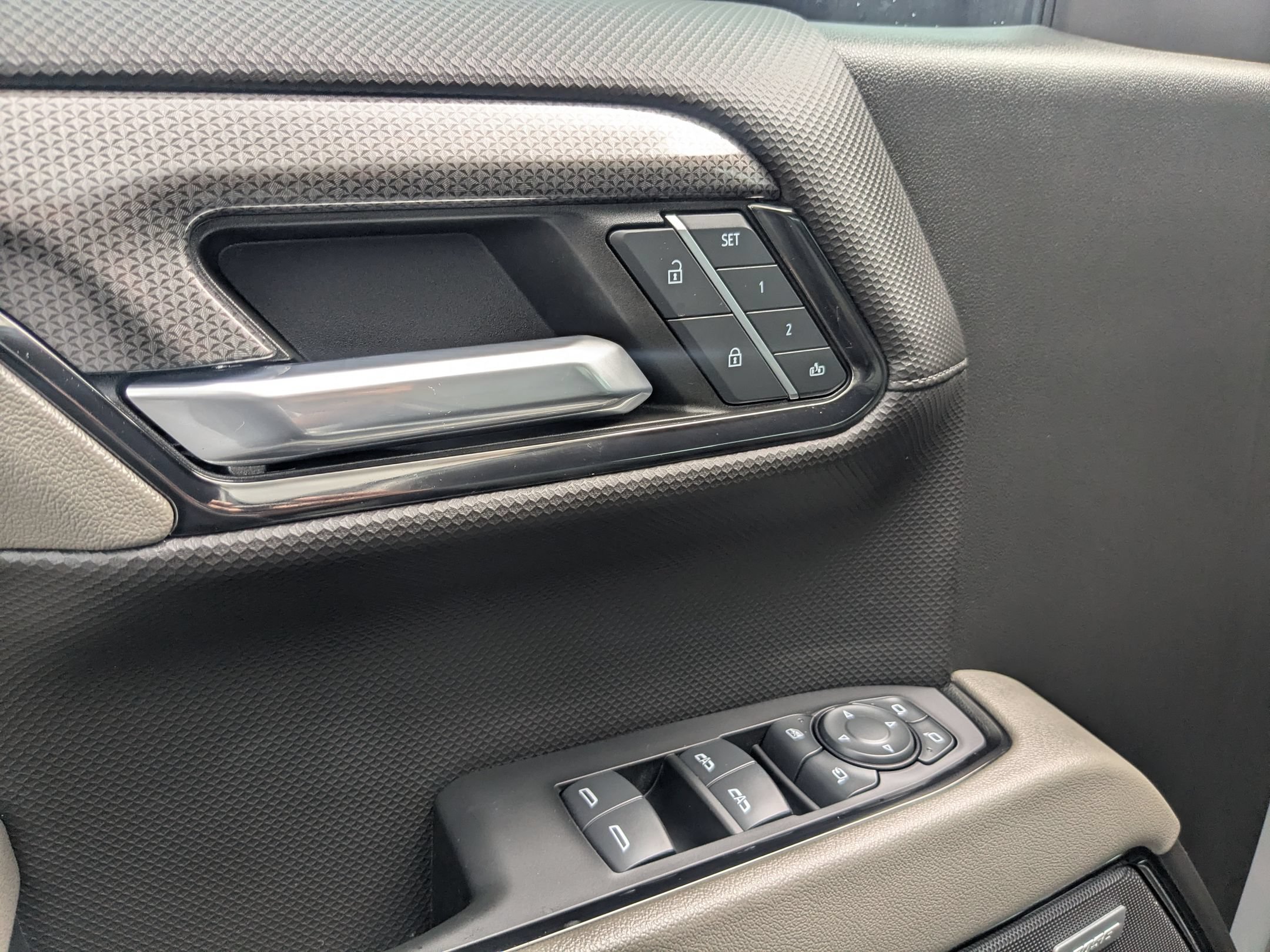 Used 2024 Chevrolet Silverado 1500 ZR2 w/ Technology Package AWD/4WD image 12