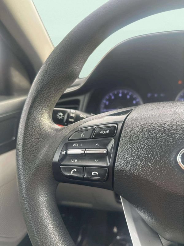 Used 2020 Hyundai Elantra SEL FWD image 24
