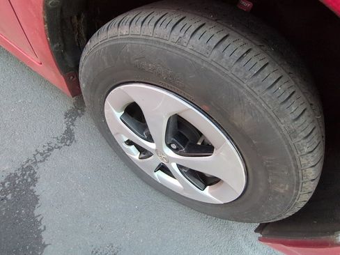 Used 2015 Toyota Prius Three image 7