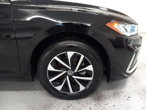 Used 2025 Volkswagen Jetta S image 3