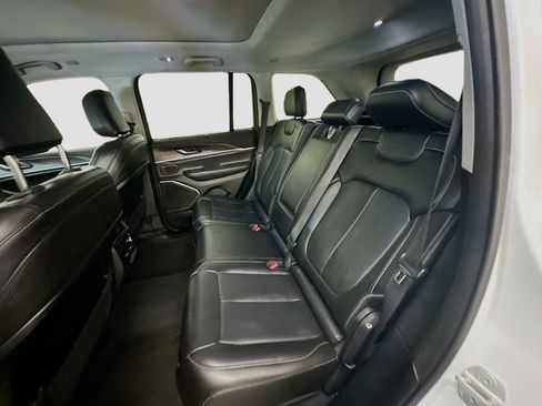 Used 2023 Jeep Grand Cherokee 4WD 4xe w/ Luxury Tech Group II image 30